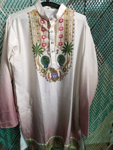 Embroidered White Kurta with Ombre Sleeves