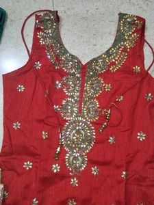 Red &amp; Green Kurta Set