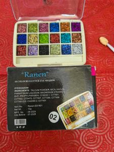 18 shades Glitter eyeshadow Palette makeup