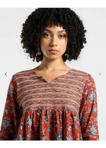 Svrnaa Red Floral Print Top