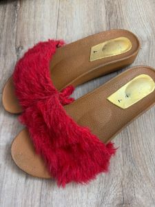 Faux-Fur Red Slides