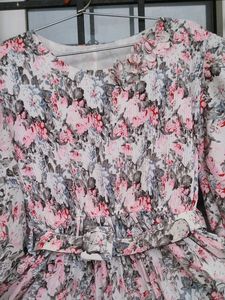 Chic Floral Pleated Midi Dress