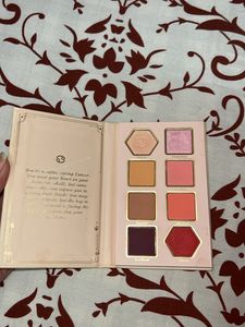 Caring Cancer (zodiac)eyeshadow Palette
