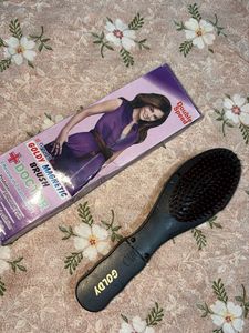Goldy Magnetic Hair Brush
