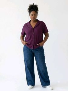 L Purple Short Sleeve Collared Shirt