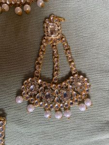 Exquisite Kundan &amp; Pearl Necklace Set