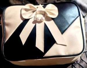 Women's Elegant Black &amp; White Bow Crossbody Sling
