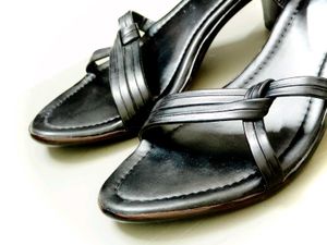 Chic Black Heel Sandals