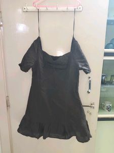 Chic Off-Shoulder Ruffled Dress