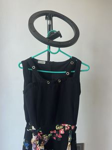 Chic Black Floral Dress midi