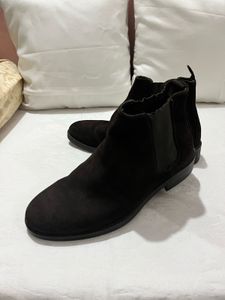 Stylish Black Suede Chelsea Boots