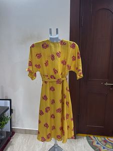 Yellow floral print dress with belt