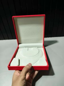 SENCO necklace Box - Red
