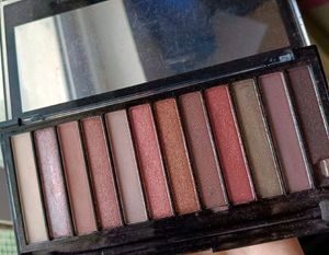 Branded Makeup Combo: Eyeshadow, Foundation, Concealer, Lipstick, Mascara, Sponge/Blender