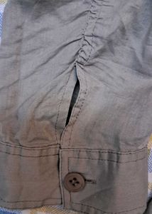 Stylish Women's Shirt with zipper