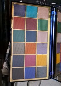 Revolution Eye Shadow Palette