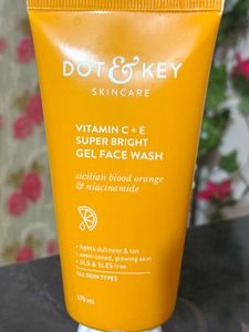Dot &amp; Key Vitamin C+E Face Wash