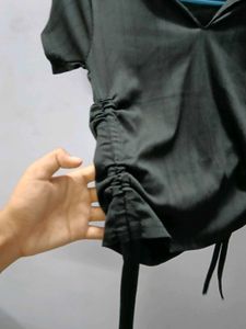 Ribbed Collared Crop Top