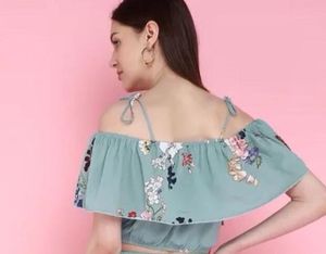 🪻Floral Off-Shoulder Crop Top