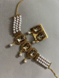 Elegant Pearl and Stone Necklace Set