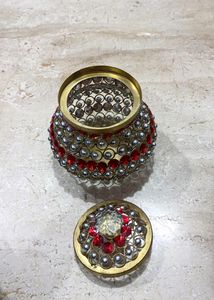 Decorative Matki for Packing