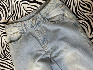 Sale 🚨 Straight Fit Distressed Denim