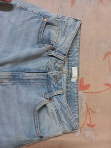 H&amp;M Women's Light Wash Mom Jeans