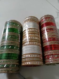 sophisticated metal bangles chhoda set..