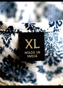 🎀✨Vintage Floral Blue &amp; White Peplum Top