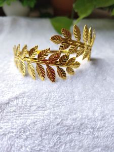 Golden Leaf Design arm cuff