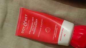 DOT &amp; KEY Moisturizer &amp; SUGAR POP Primer