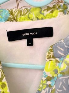 Vero Moda Floral Print Ruffle Sleeve Top