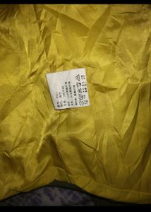 Winter yellow jacket hoodie and top free