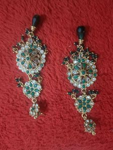 Elegant Green Gemstone earrings with free kanchain