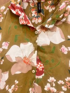 Vero Moda Crop Shirt All Over Floral Print Size M