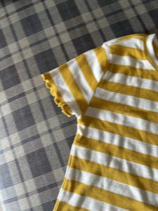 2 Casual Stretchable Crop Tops