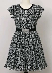 Chic Black & White Leaf Print Dress