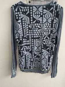 Stylish Graphic Print Long Sleeve Top