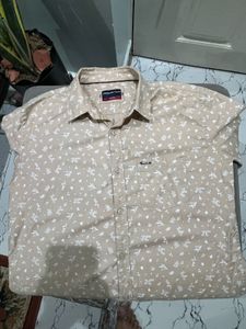 Men's Short Sleeve Button-Up Shirt