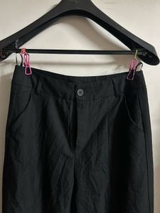 Chic Black Wide-Leg Trousers