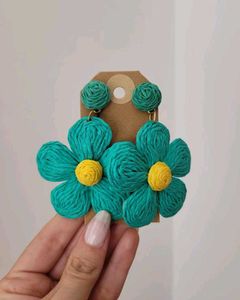 Turquoise Flower Dangle Earrings💚