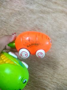 Cute Corn &amp; Carrot Pull-Back Toys
