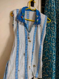 Stunning White &amp; Blue Striped Kurta