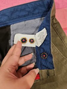 Men's olive Chinos