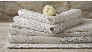 Elegant Silver pvc table mat