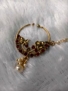 Elegant Gold Nath with Pearls