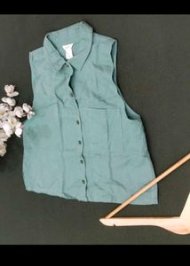 Forever 21 Green Button-Down Crop Top
