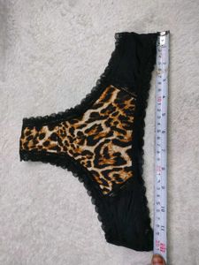 Lace Trimmed🖤 Leopard Print Thong