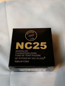 Studio Face Fix NC25 Mineralize Loose Powder