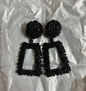 Set of 2 Statement Earrings